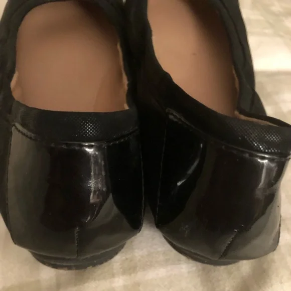 EUC Easy Spirit e360 black ballet flats w/ patent toe cap & back, size 10W - Picture 5 of 9